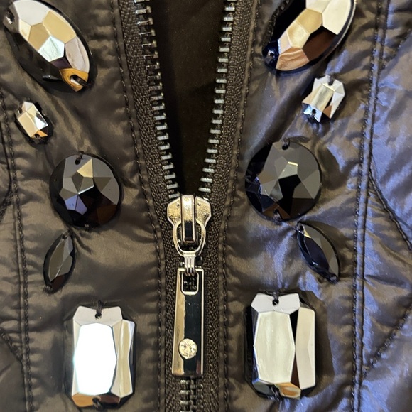 Elegant Black Quilted Women's Puffer Jacket - Picture 8 of 10